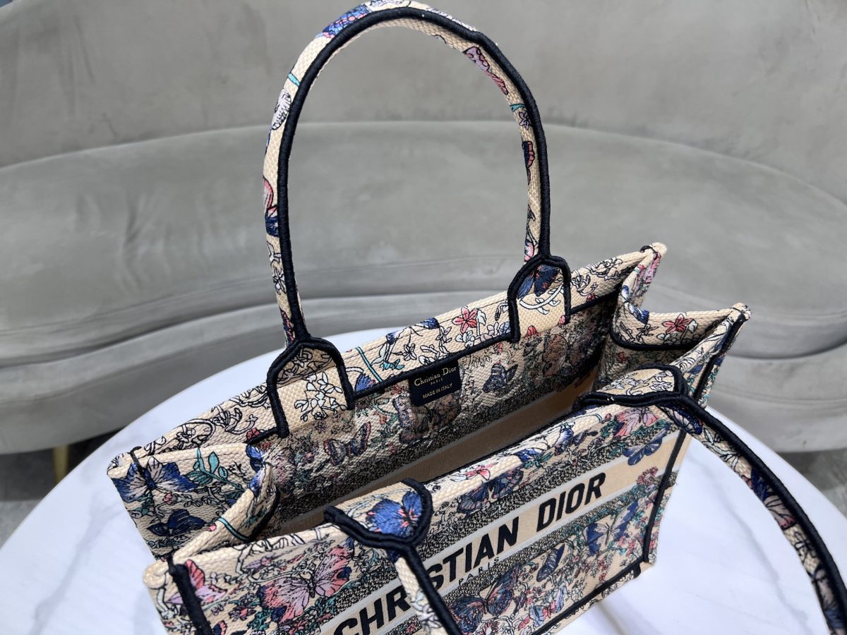 Dior Book Tote Medium Bag - Image 8