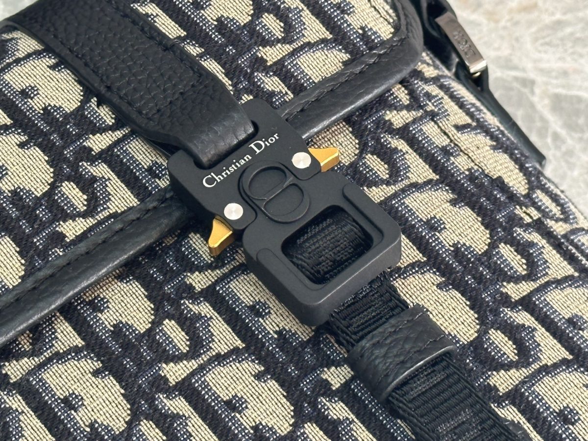 Dior Hit the Road Messenger Bag with Flap - Image 6