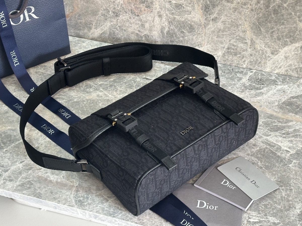 Dior Hit the Road Messenger Bag with Flap - Image 5