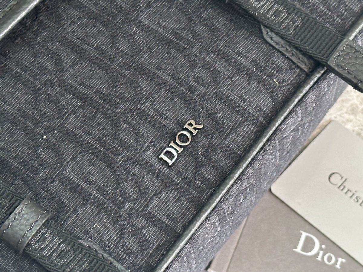Dior Hit the Road Messenger Bag with Flap - Image 4
