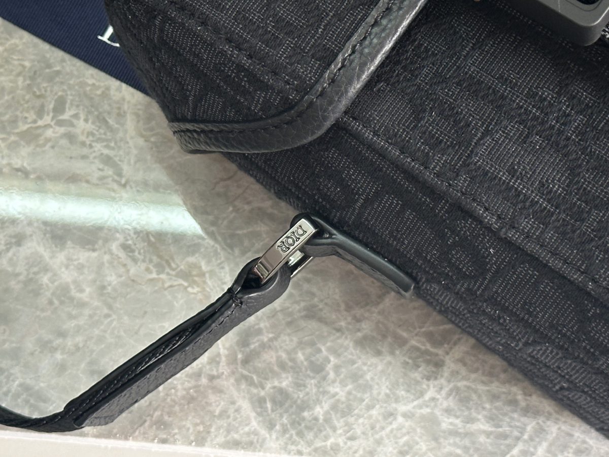 Dior Hit the Road Messenger Bag with Flap - Image 9
