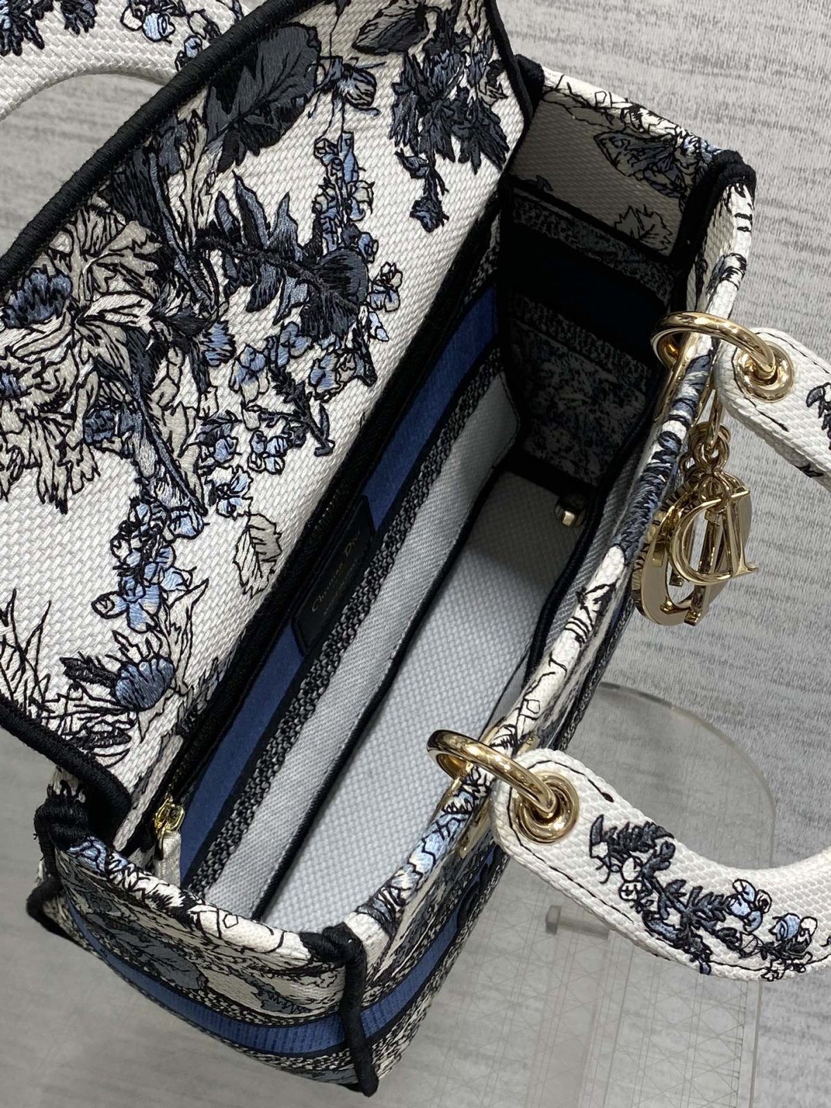Dior Lady Handbag - Image 8