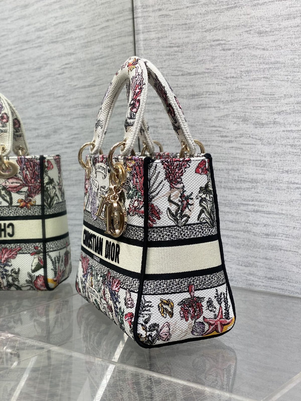 Dior Lady Handbag - Image 4