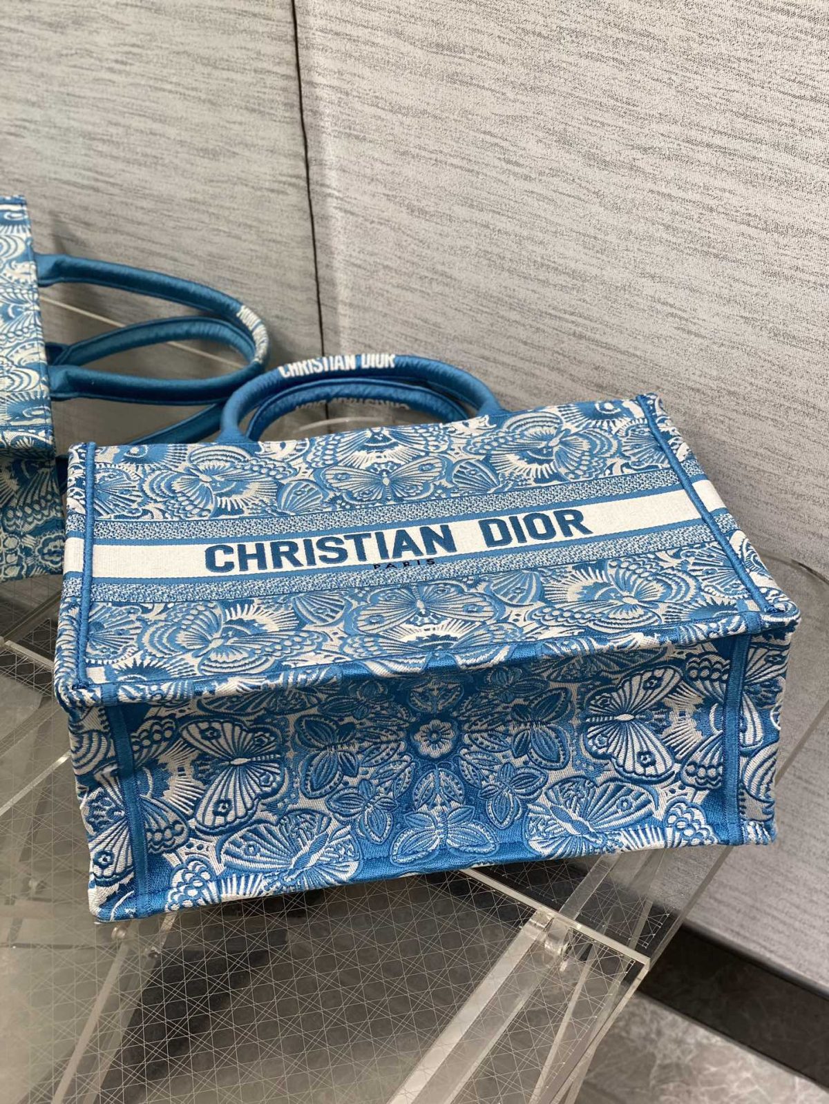 Dior Book Tote Medium Bag - Image 7