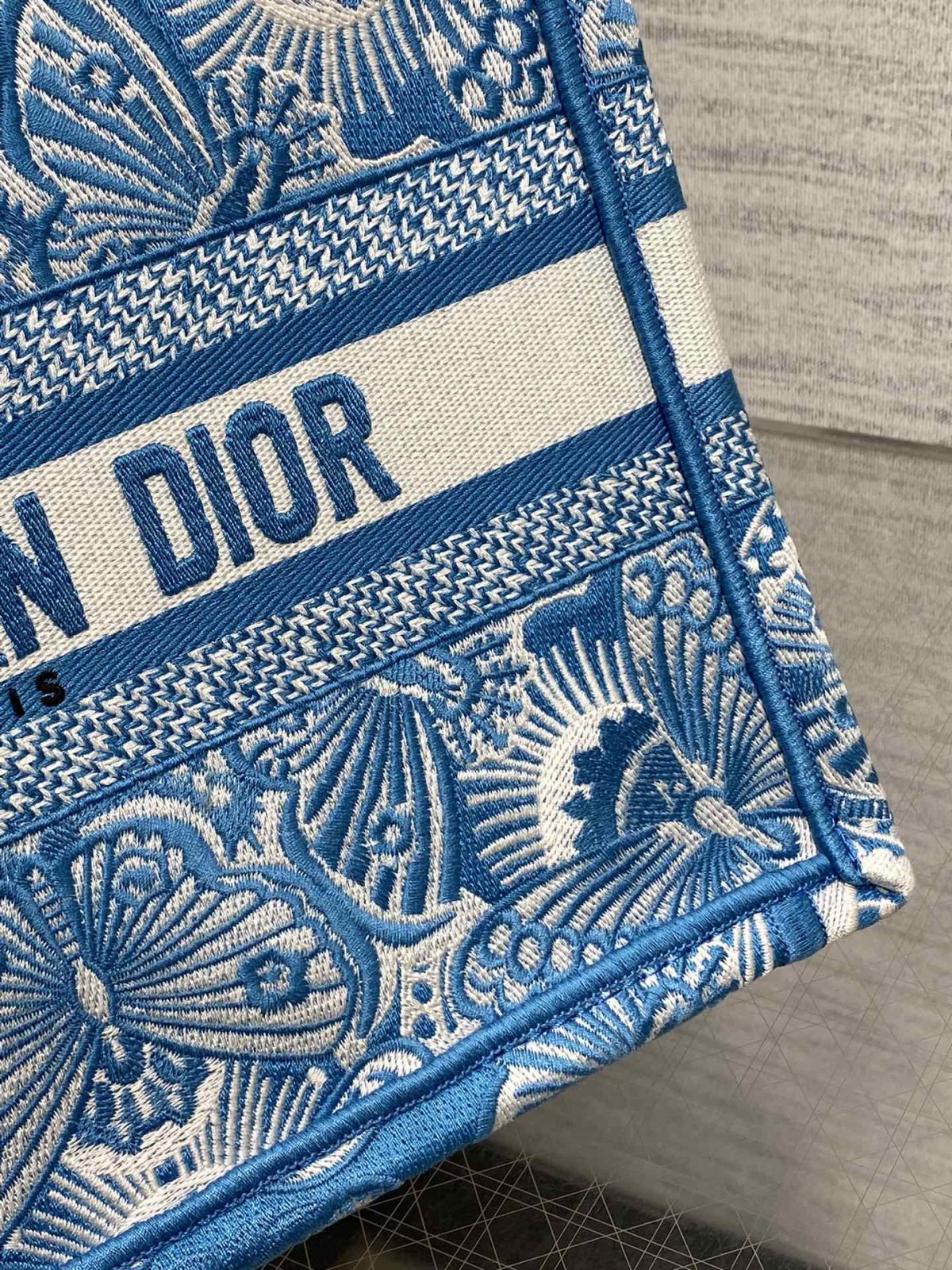 Dior Book Tote Small Bag - Image 4
