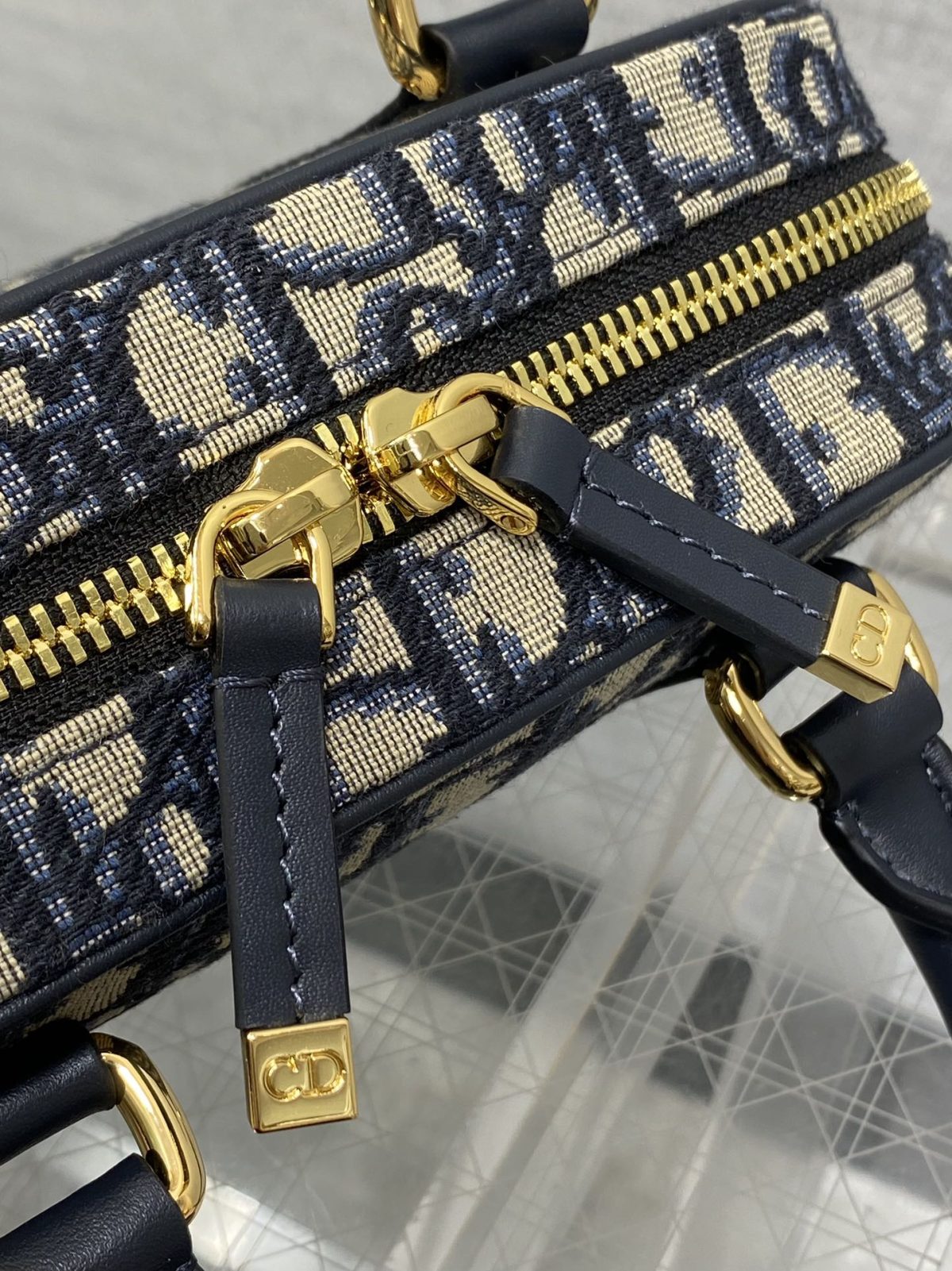 Dior D-Vibe East-West Nano Bag - Image 4
