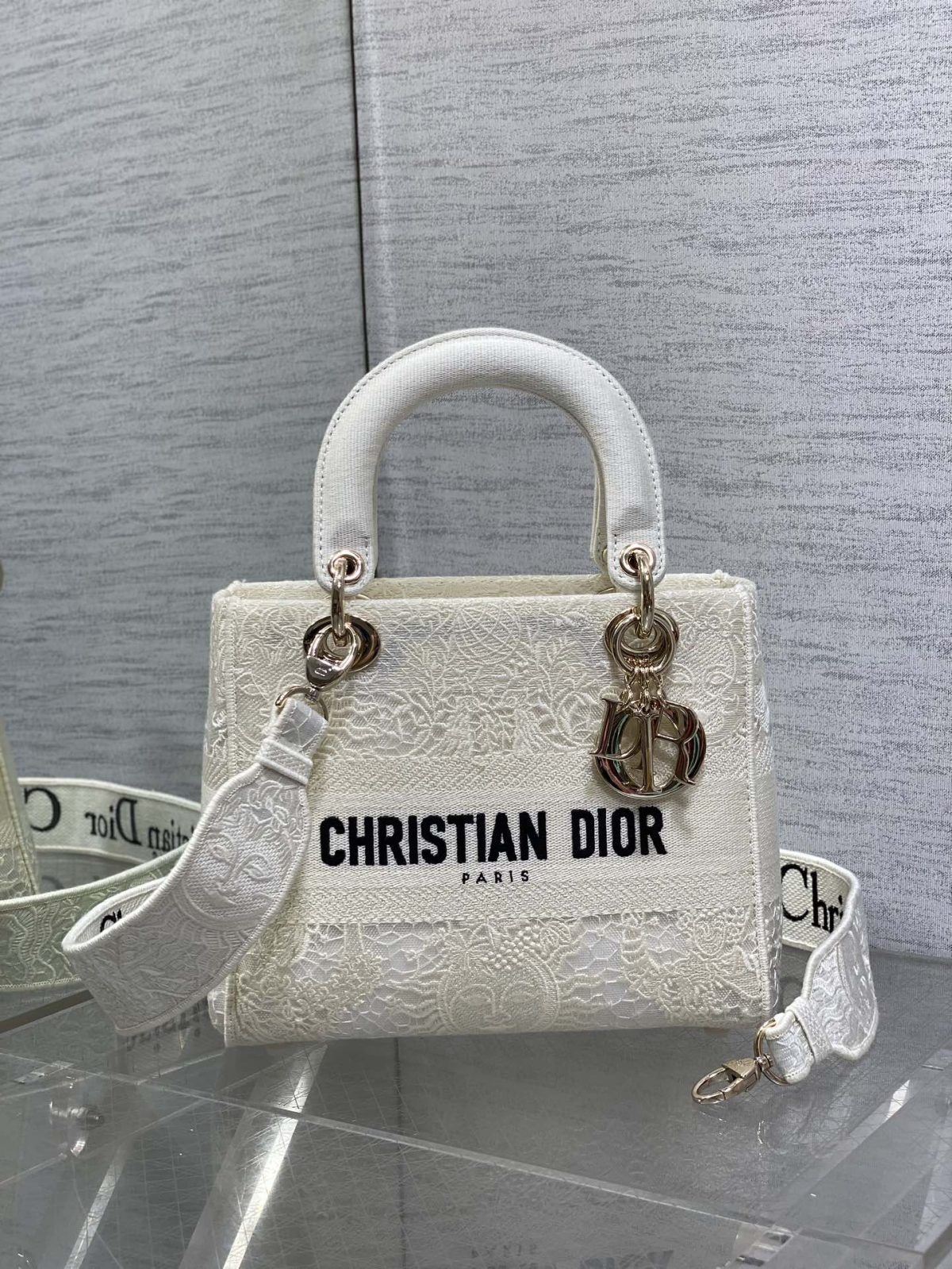 Dior Medium Lady Handbag - Image 1