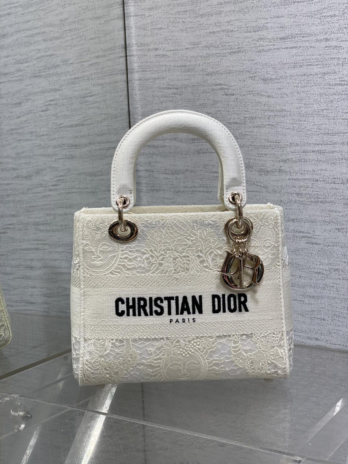 Dior Medium Lady Handbag - Image 2
