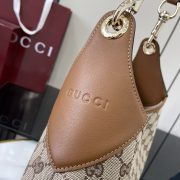 Gucci Body Shoulder Bag - Image 5