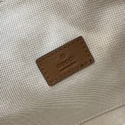 Gucci Body Shoulder Bag - Image 9