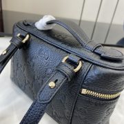 Gucci Emblem Bag - Image 8