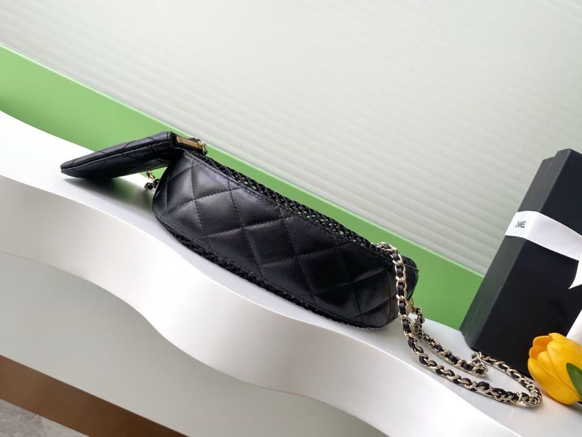 Chanel Hollow Mesh Bag - Image 4
