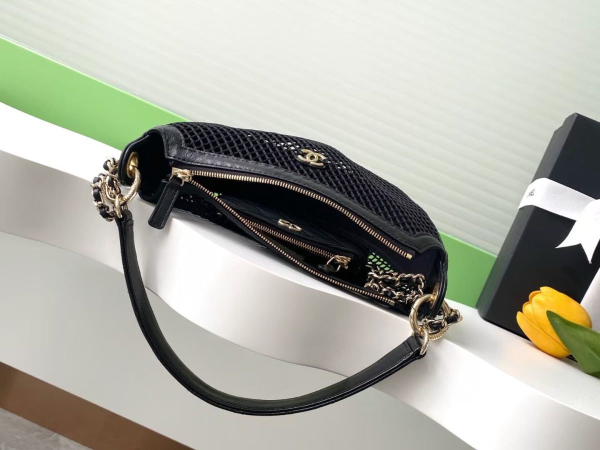Chanel Hollow Mesh Bag - Image 6
