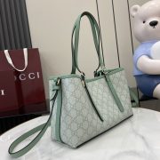 Gucci Emblem Medium Tote Bag - Image 4