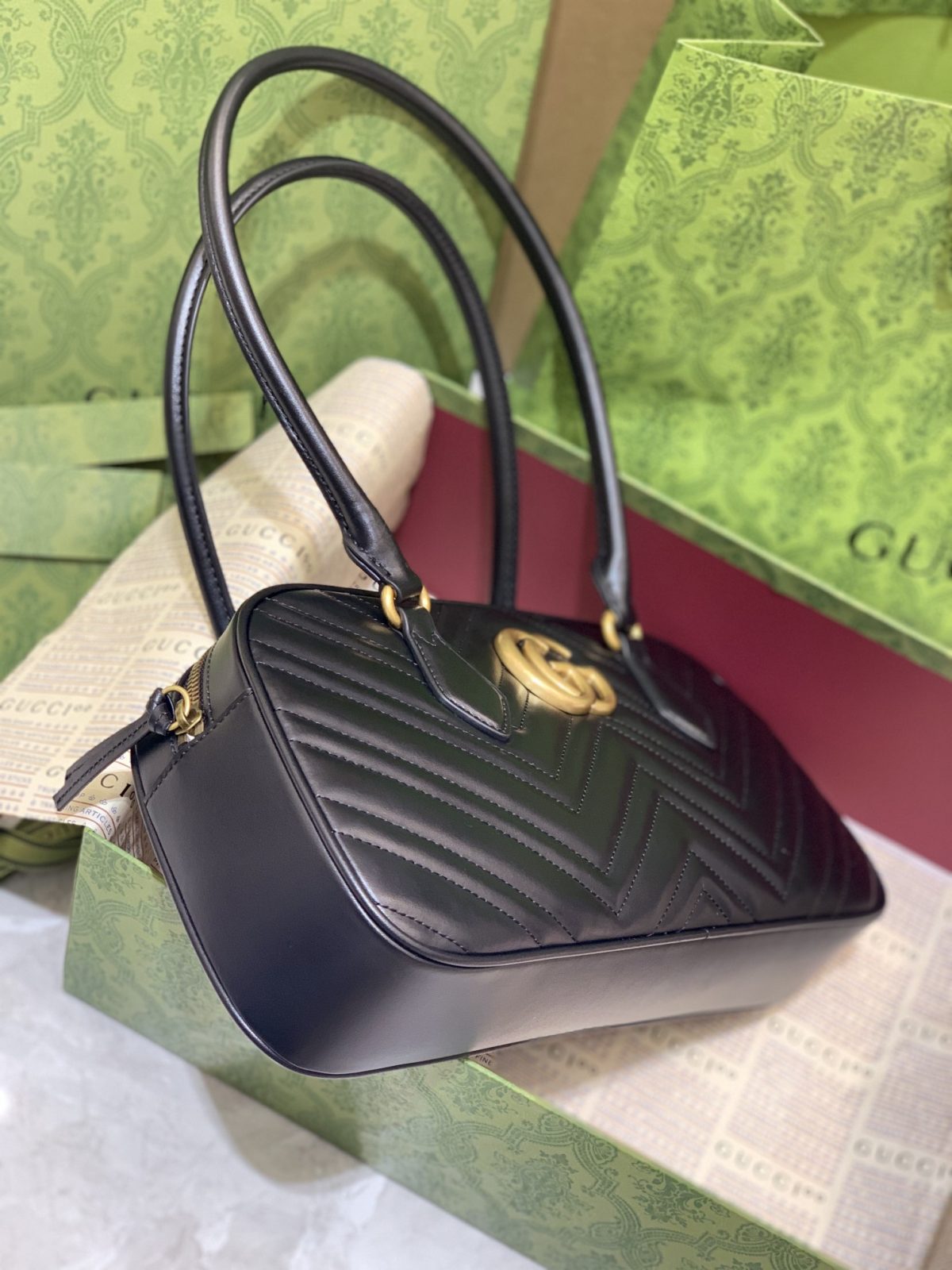 Gucci Marmont Medium Handbag - Image 2