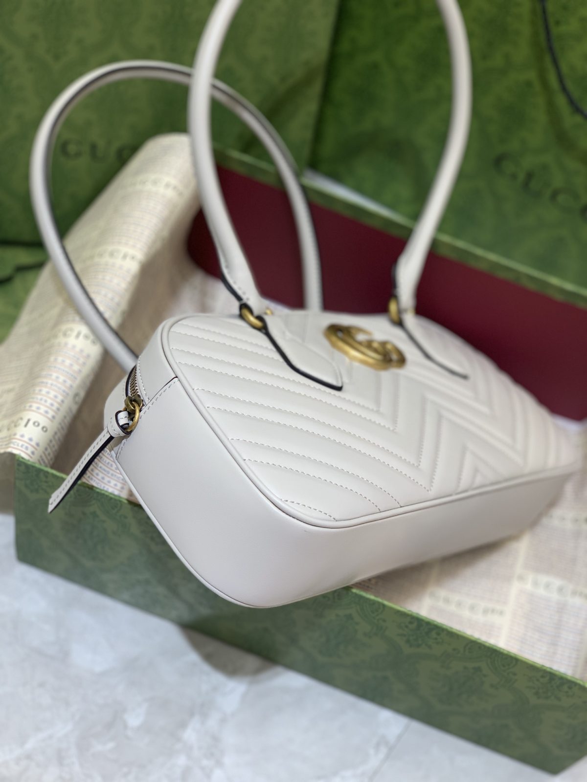 Gucci Marmont Medium Handbag - Image 3