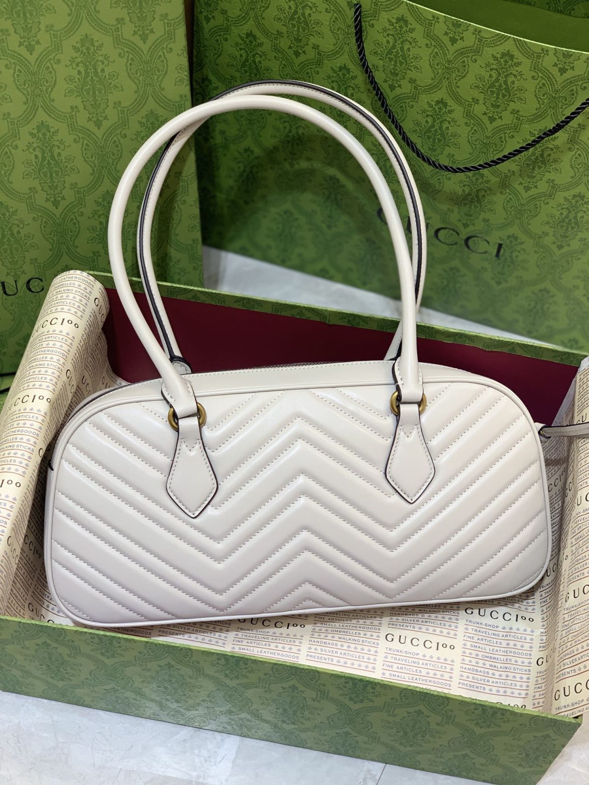 Gucci Marmont Medium Handbag - Image 4