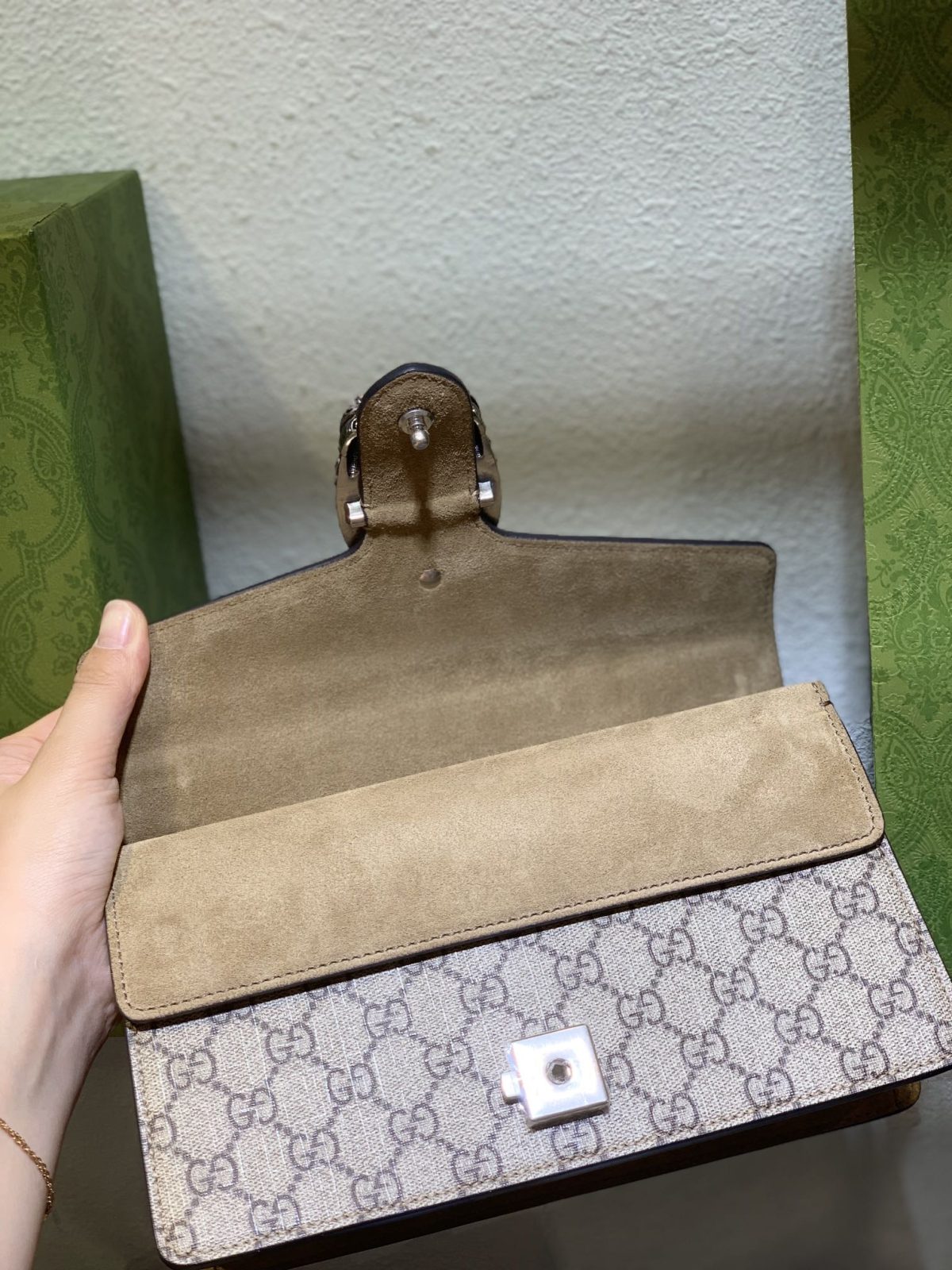 Gucci Dionysus Medium Shoulder Bag - Image 6