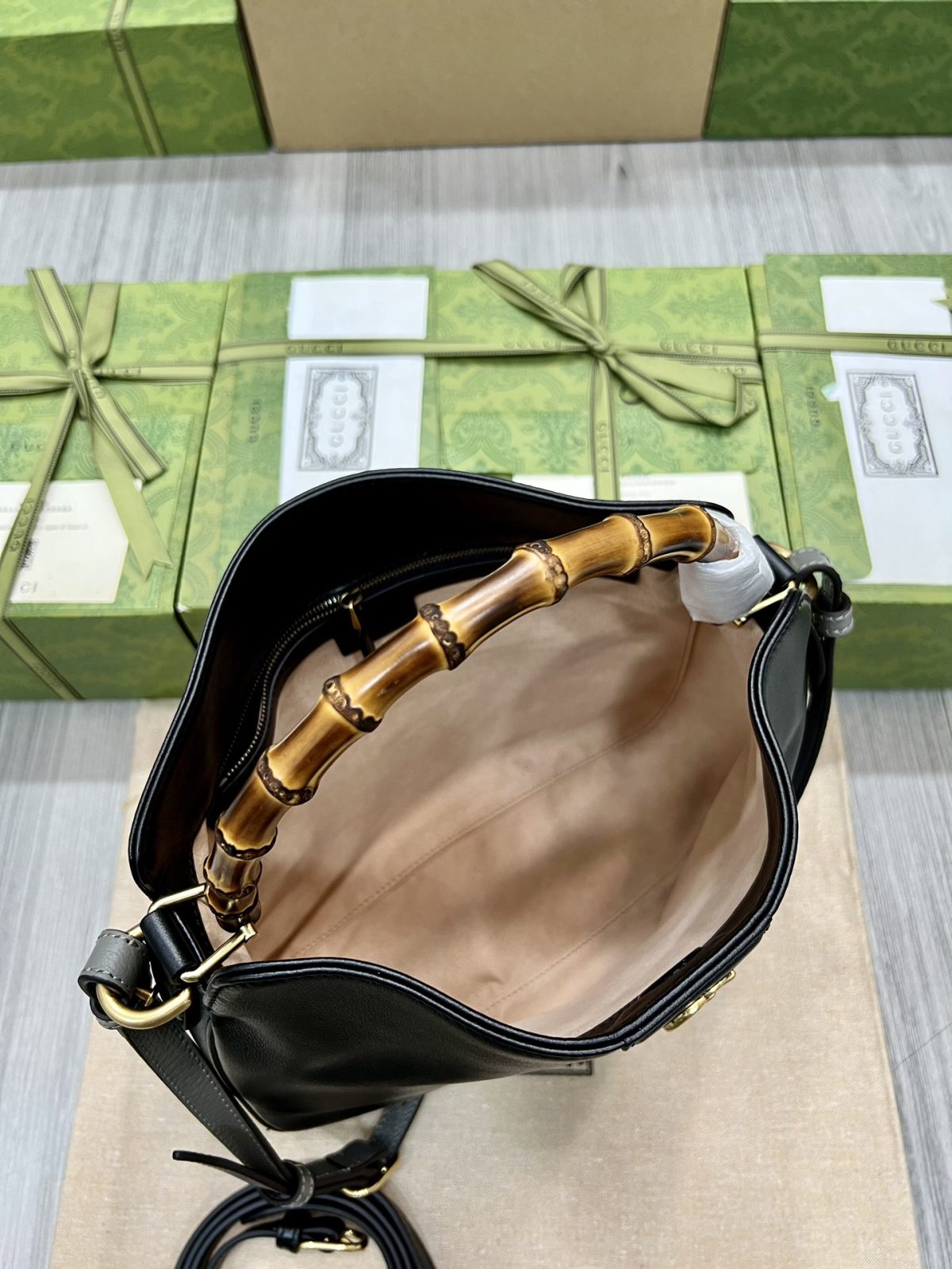 Gucci Diana Medium Shoulder Bag - Image 7