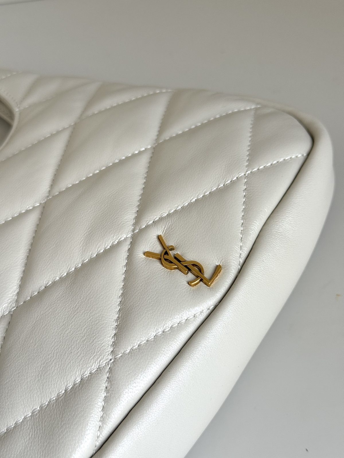 Yves Saint Laurent Sade Hobo Bag - Image 5