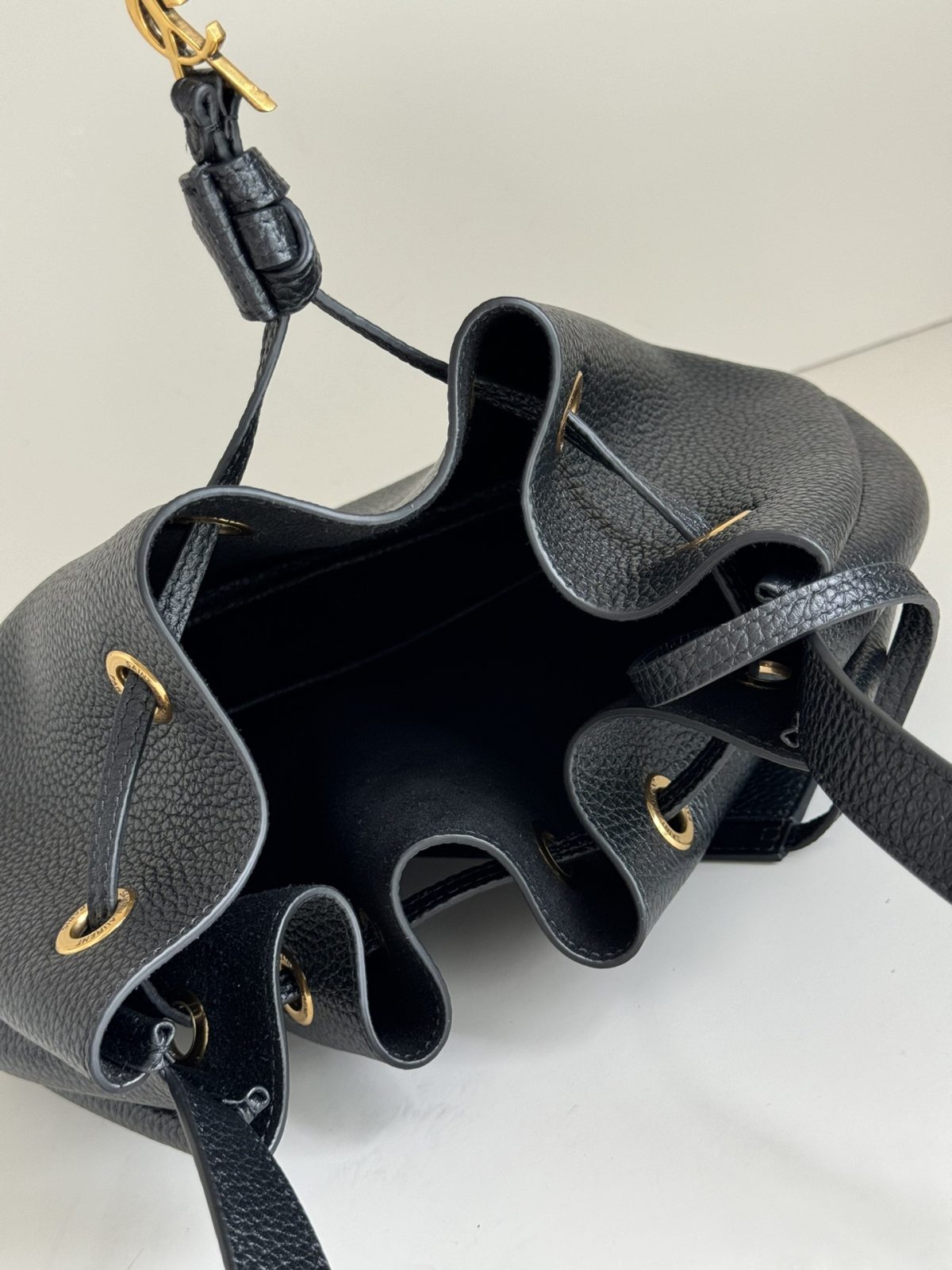 Yves Saint Laurent Paris Vii Hobo Bag - Image 9