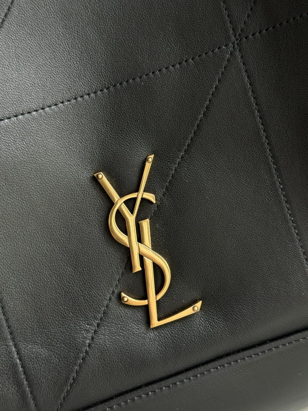 Yves Saint Laurent Jamie 4.3 Large Pochon - Image 6