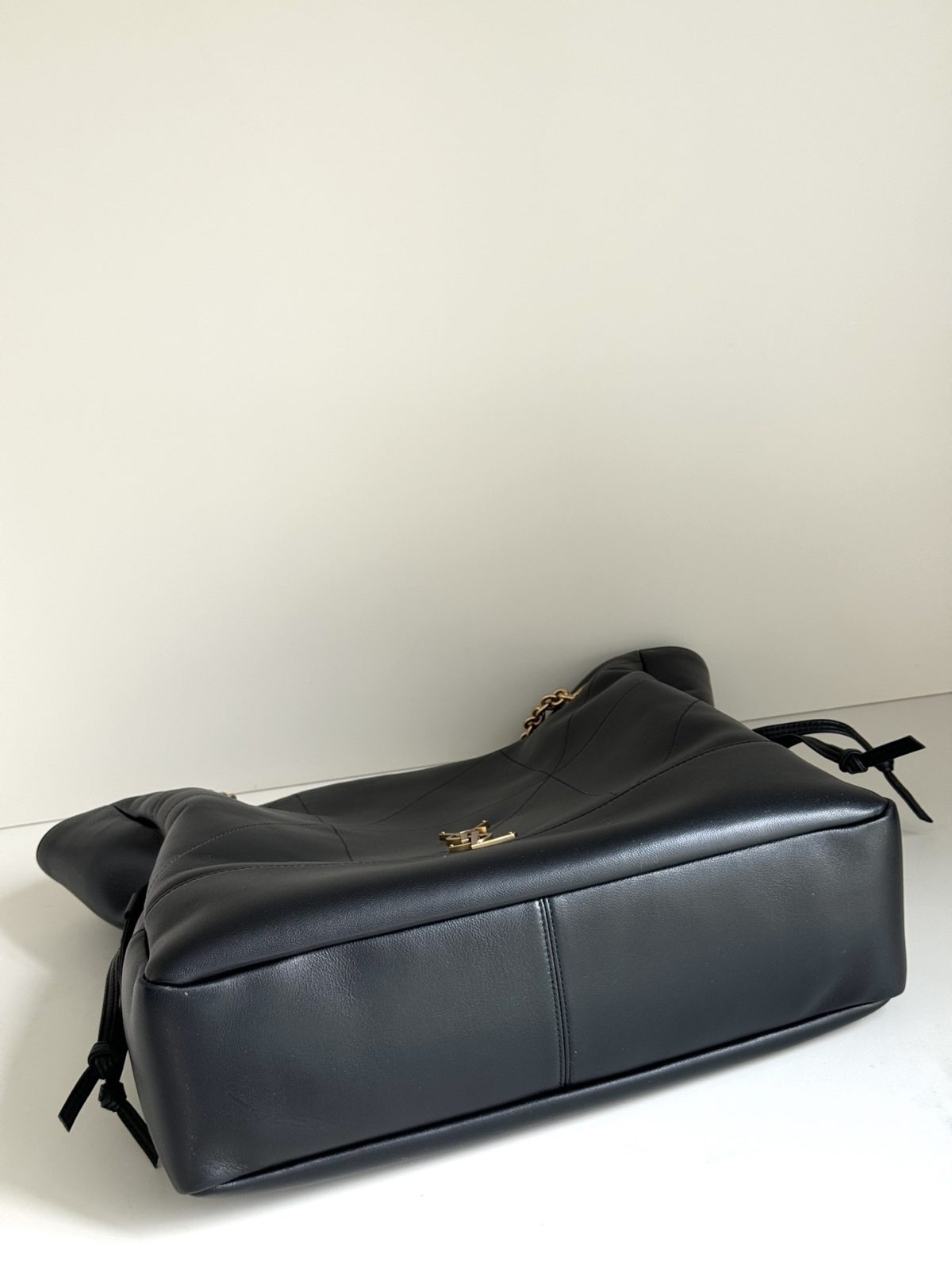 Yves Saint Laurent Jamie 4.3 Large Pochon - Image 7