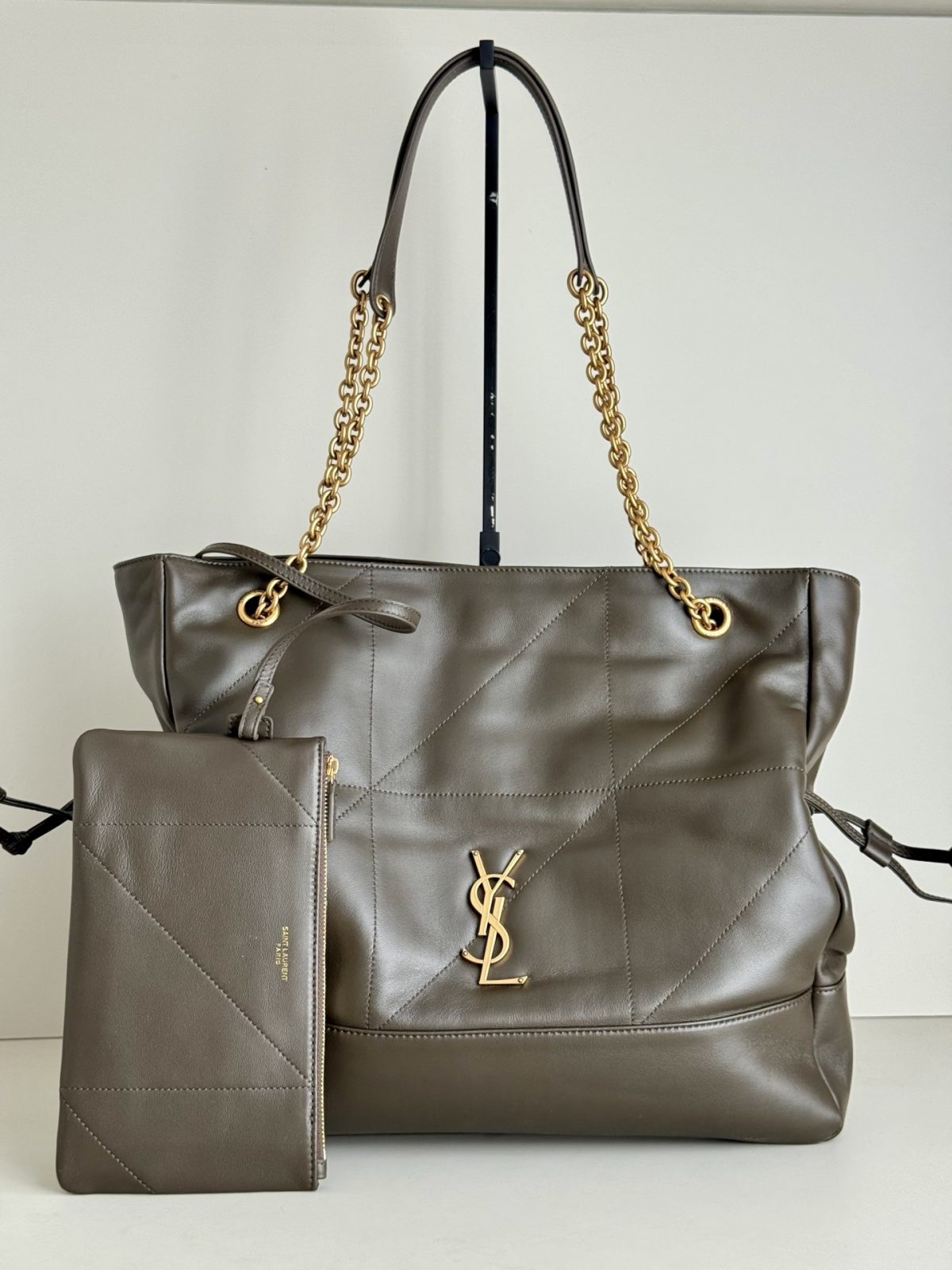 Yves Saint Laurent Jamie 4.3 Large Pochon - Image 1