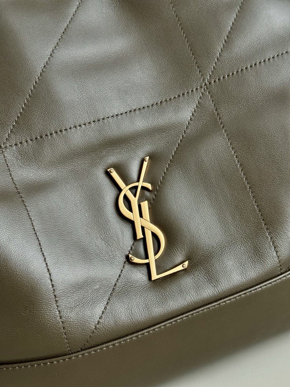 Yves Saint Laurent Jamie 4.3 Large Pochon - Image 3