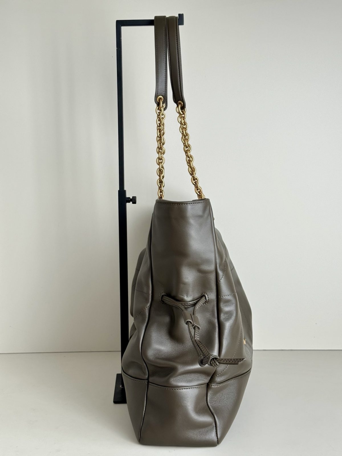 Yves Saint Laurent Jamie 4.3 Large Pochon - Image 4