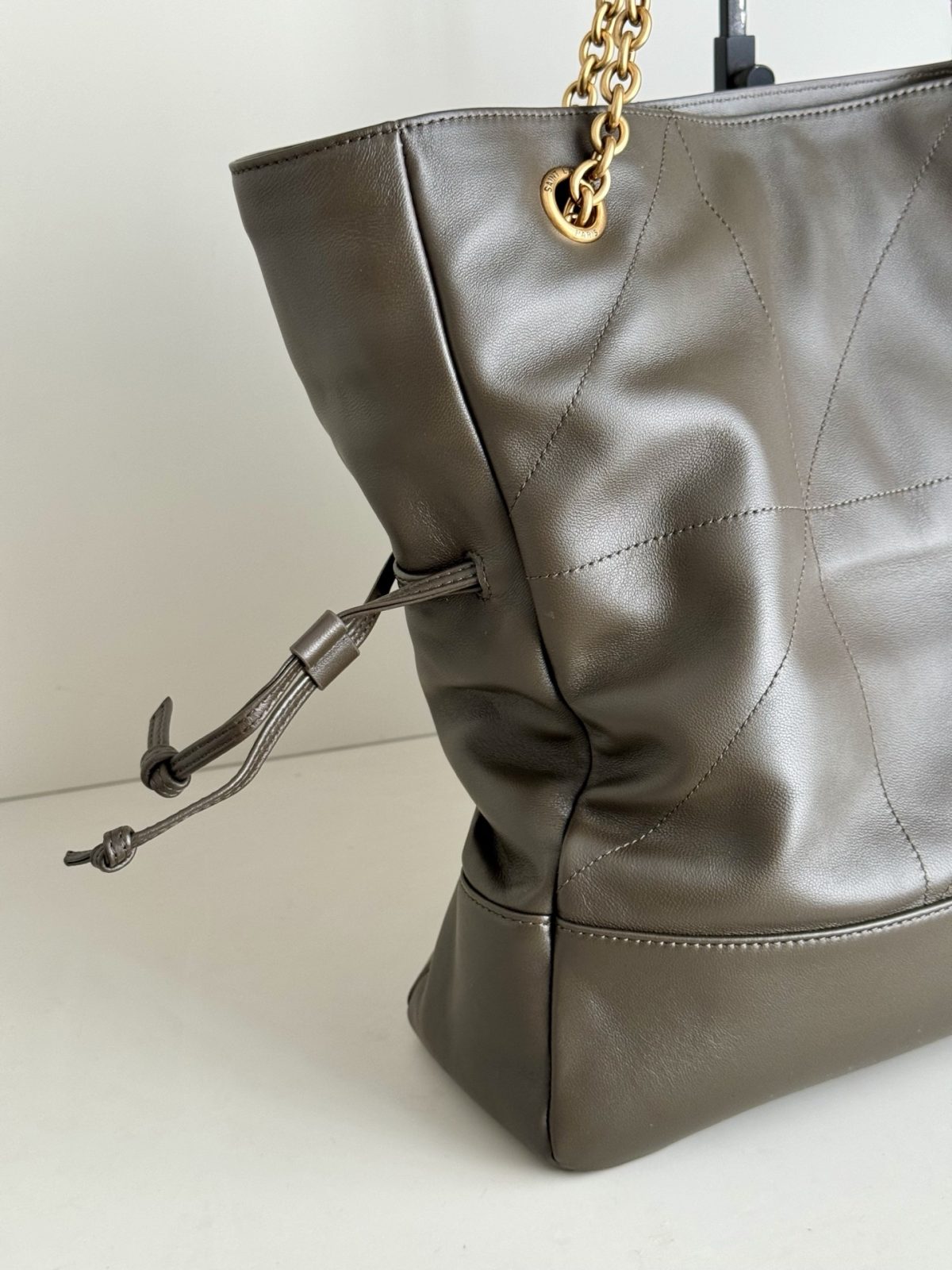 Yves Saint Laurent Jamie 4.3 Large Pochon - Image 6