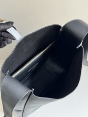 Yves Saint Laurent LE5A7 Large Hobo Bag - Image 8