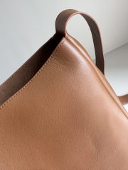 Yves Saint Laurent LE5A7 Large Hobo Bag - Image 8