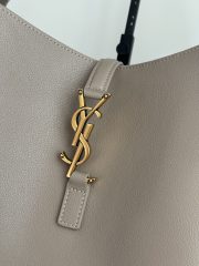 Yves Saint Laurent LE5A7 Large Hobo Bag - Image 5