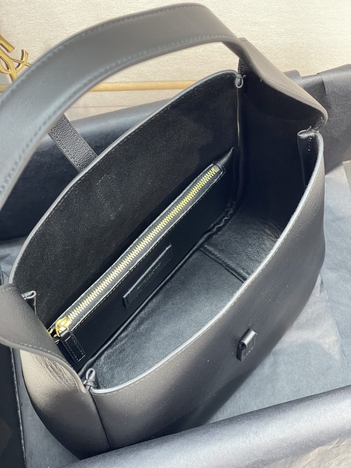 Yves Saint Laurent LE5A7 Small Hobo Bag - Image 9
