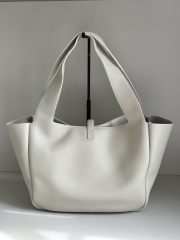 Yves Saint Laurent LE5A7 Bea Bag - Image 2