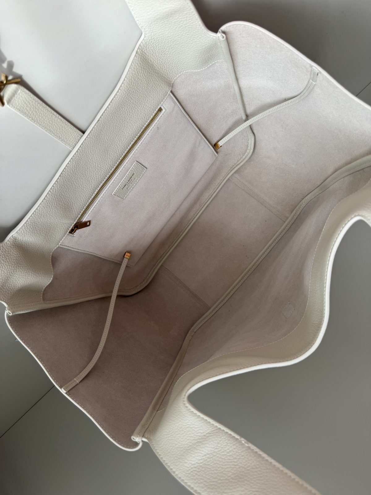 Yves Saint Laurent LE5A7 Bea Bag - Image 8