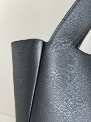 Yves Saint Laurent LE5A7 Bea Bag - Image 3