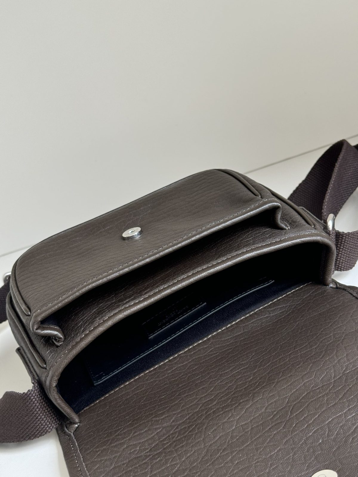 Yves Saint Laurent Niki Small Shoulder Bag - Image 8