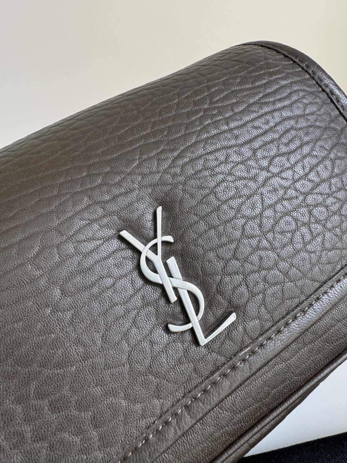 Yves Saint Laurent Niki Small Shoulder Bag - Image 7