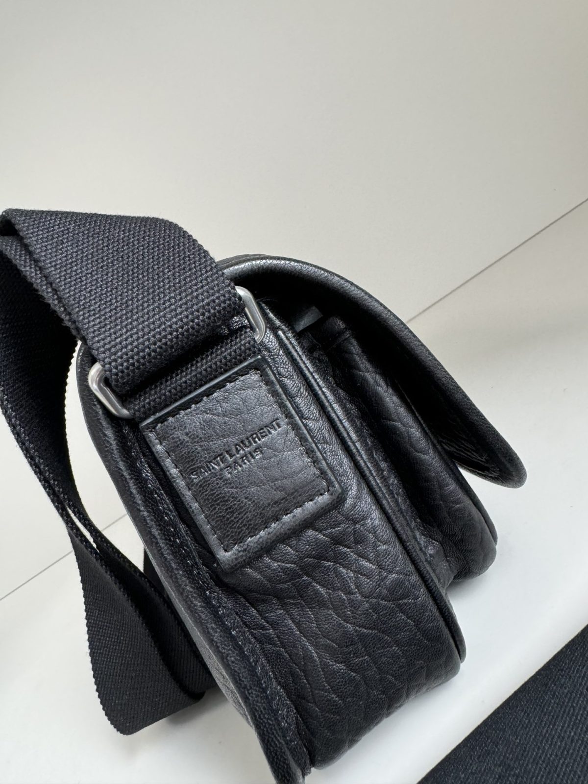 Yves Saint Laurent Niki Small Shoulder Bag - Image 4