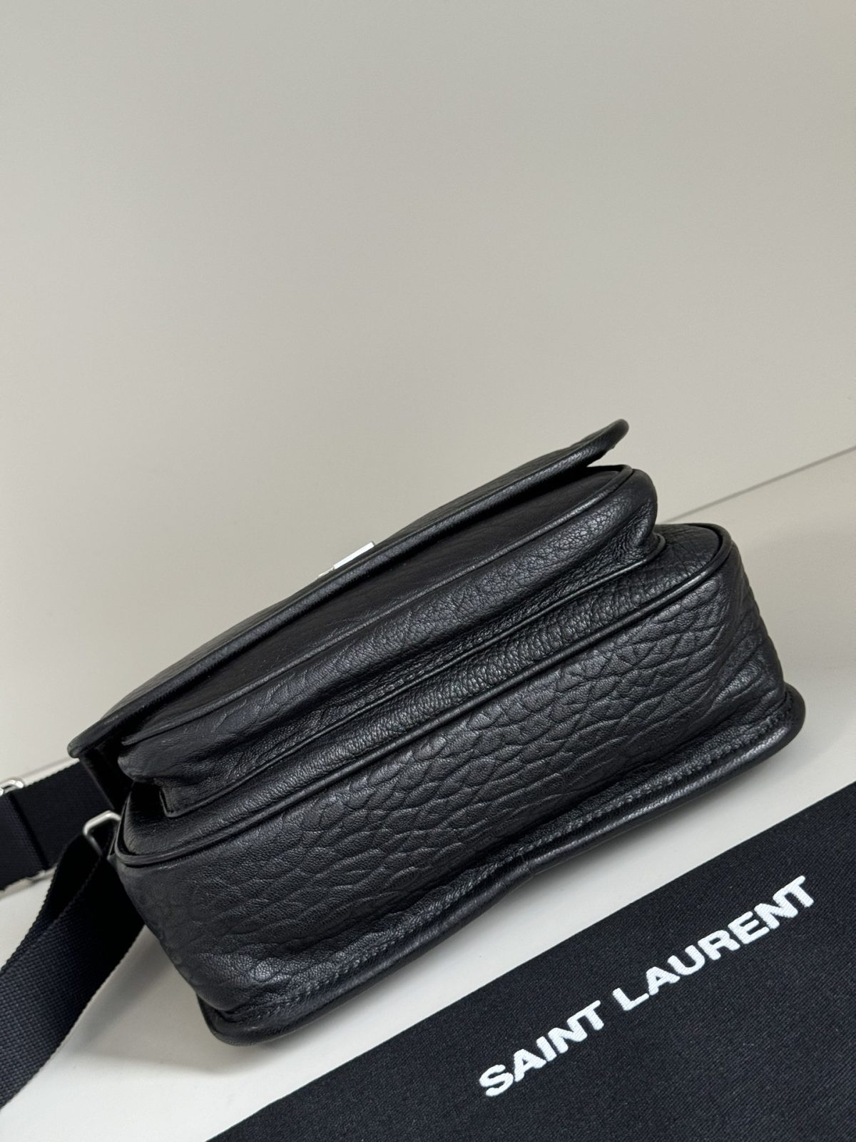 Yves Saint Laurent Niki Small Shoulder Bag - Image 5