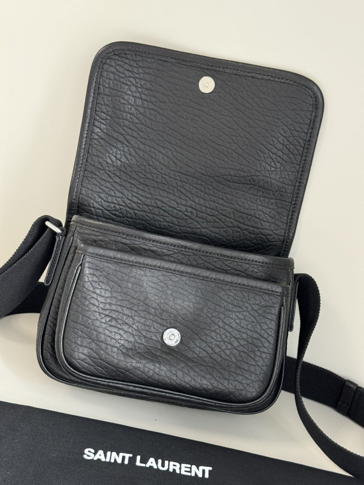 Yves Saint Laurent Niki Small Shoulder Bag - Image 8