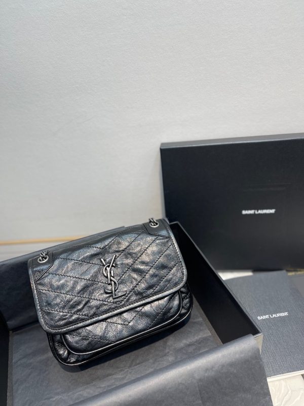 Yves Saint Laurent Niki Baby Chain Bag