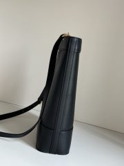 Yves Saint Laurent Y Bucket Bag - Image 7