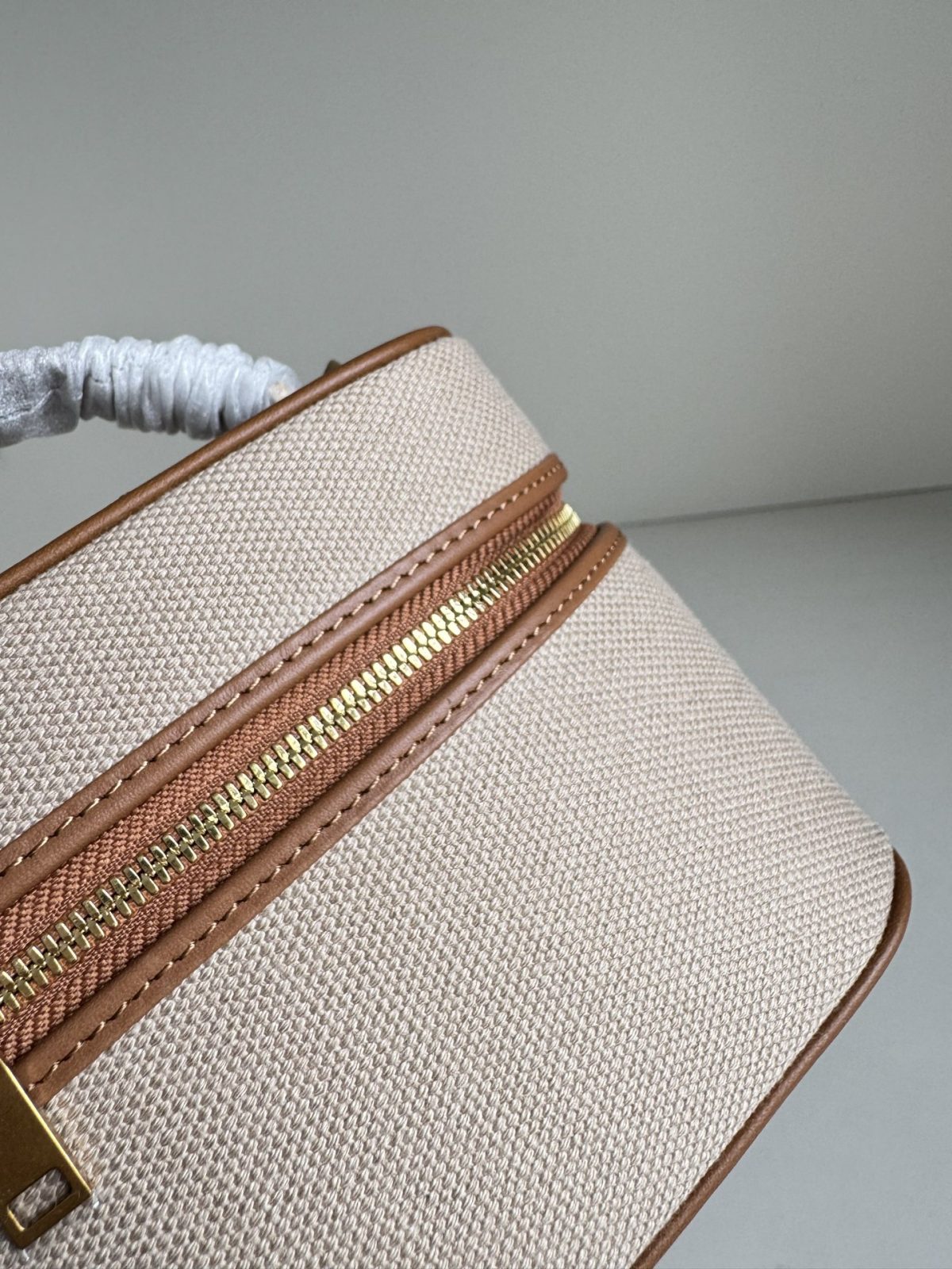 Yves Saint Laurent Gaby Mini Vanity Bag - Image 6