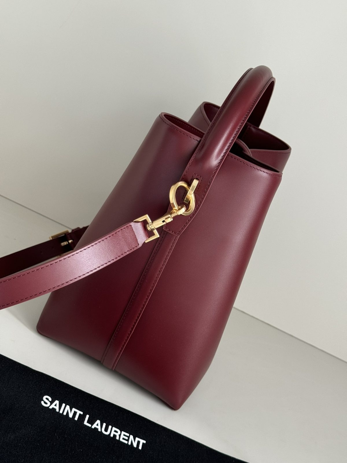 Yves Saint Laurent LE37 Bucket Bag - Image 2