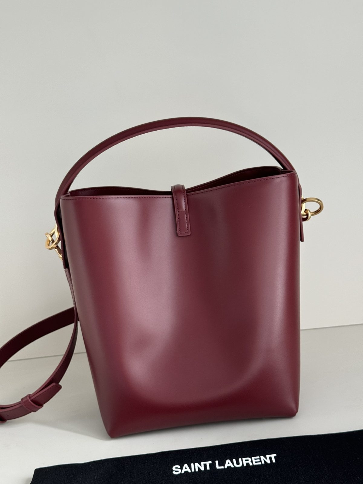 Yves Saint Laurent LE37 Bucket Bag - Image 3