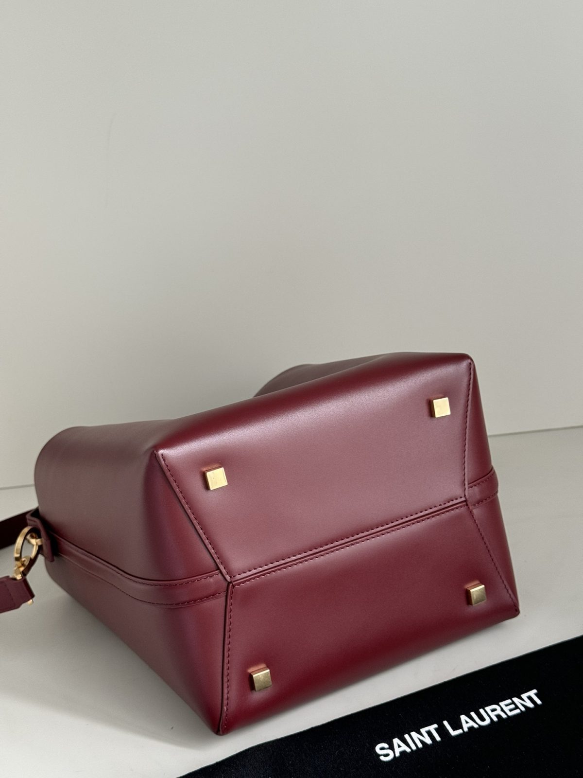 Yves Saint Laurent LE37 Bucket Bag - Image 6