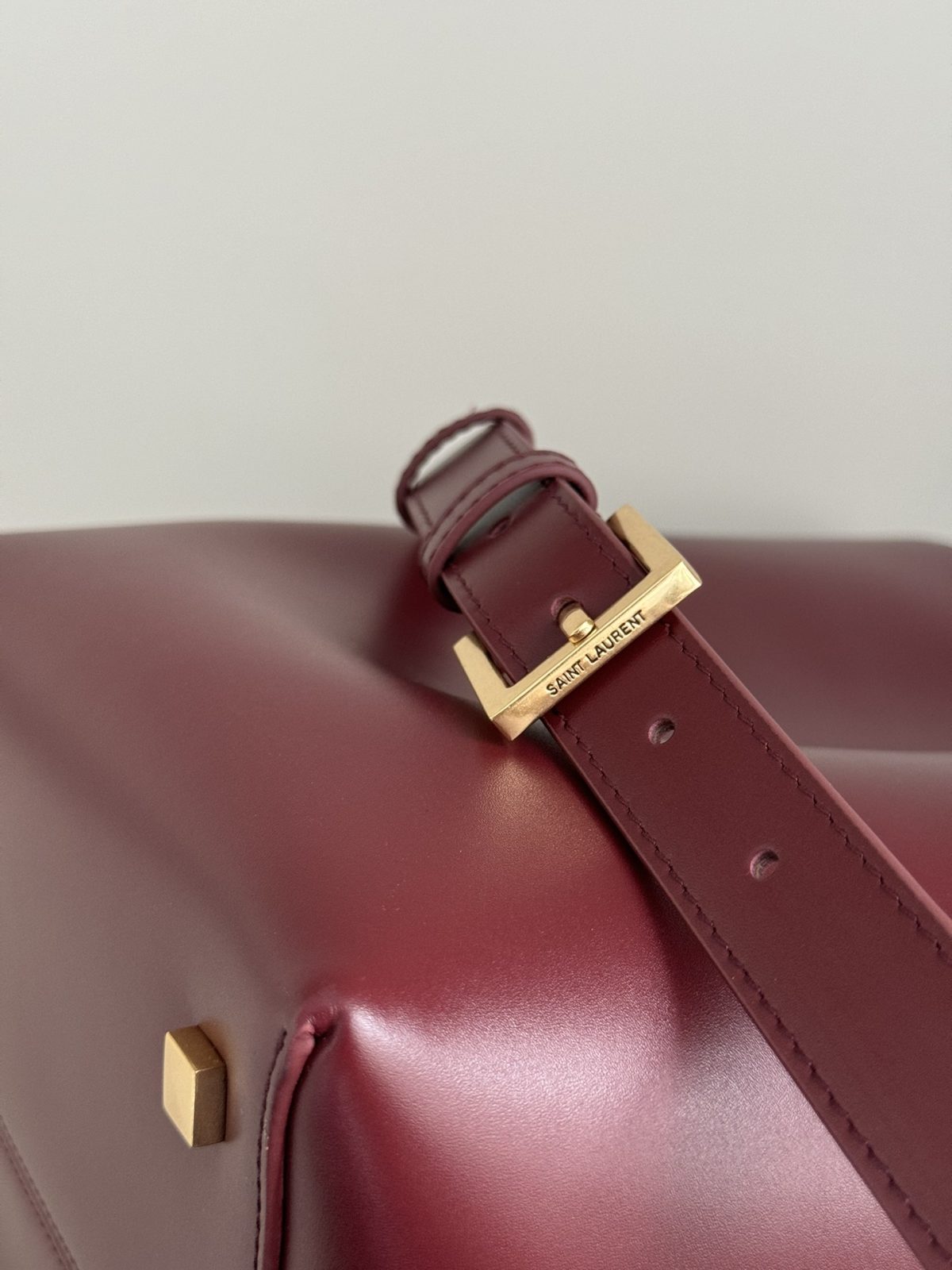 Yves Saint Laurent LE37 Bucket Bag - Image 7